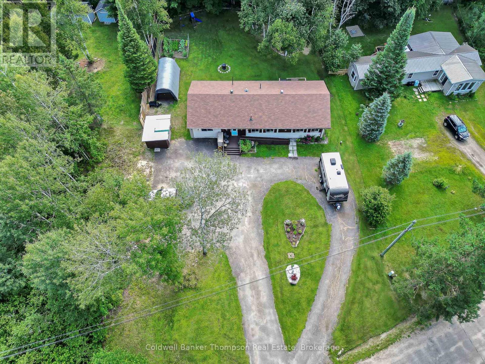 1 Fox Run Lane, Huntsville, Ontario  P1H 1E3 - Photo 2 - X12316607