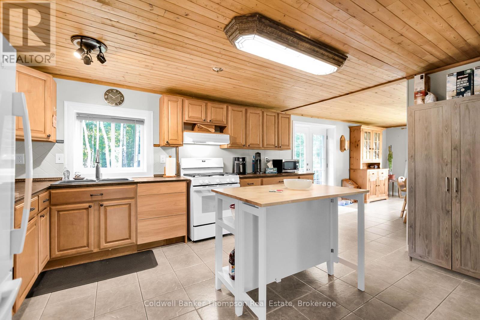 1 Fox Run Lane, Huntsville, Ontario  P1H 1E3 - Photo 8 - X12316607