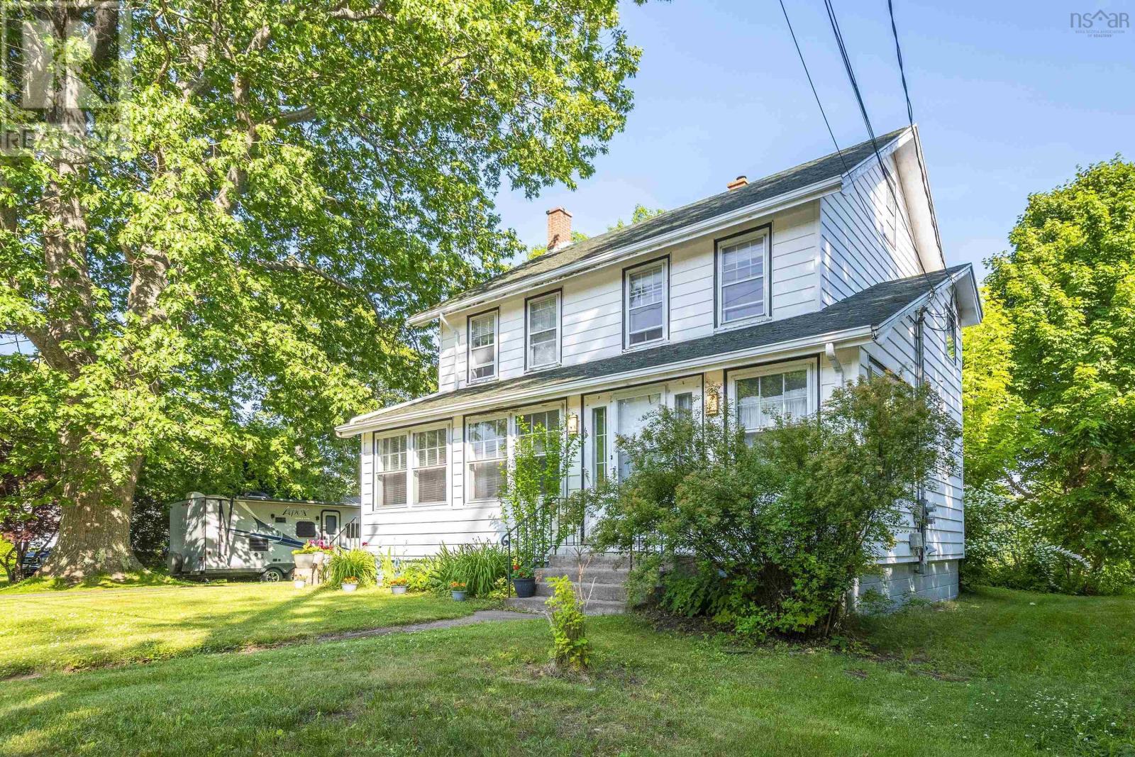 68 Connaught Avenue, Middleton, Nova Scotia  B0S 1P0 - Photo 2 - 202515979