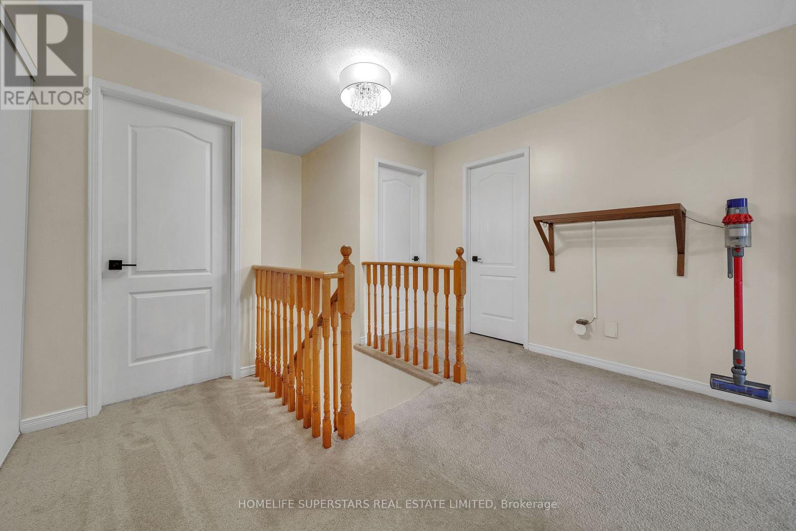 82 Jewel Crescent, Brampton, Ontario  L6R 2P4 - Photo 24 - W12316600