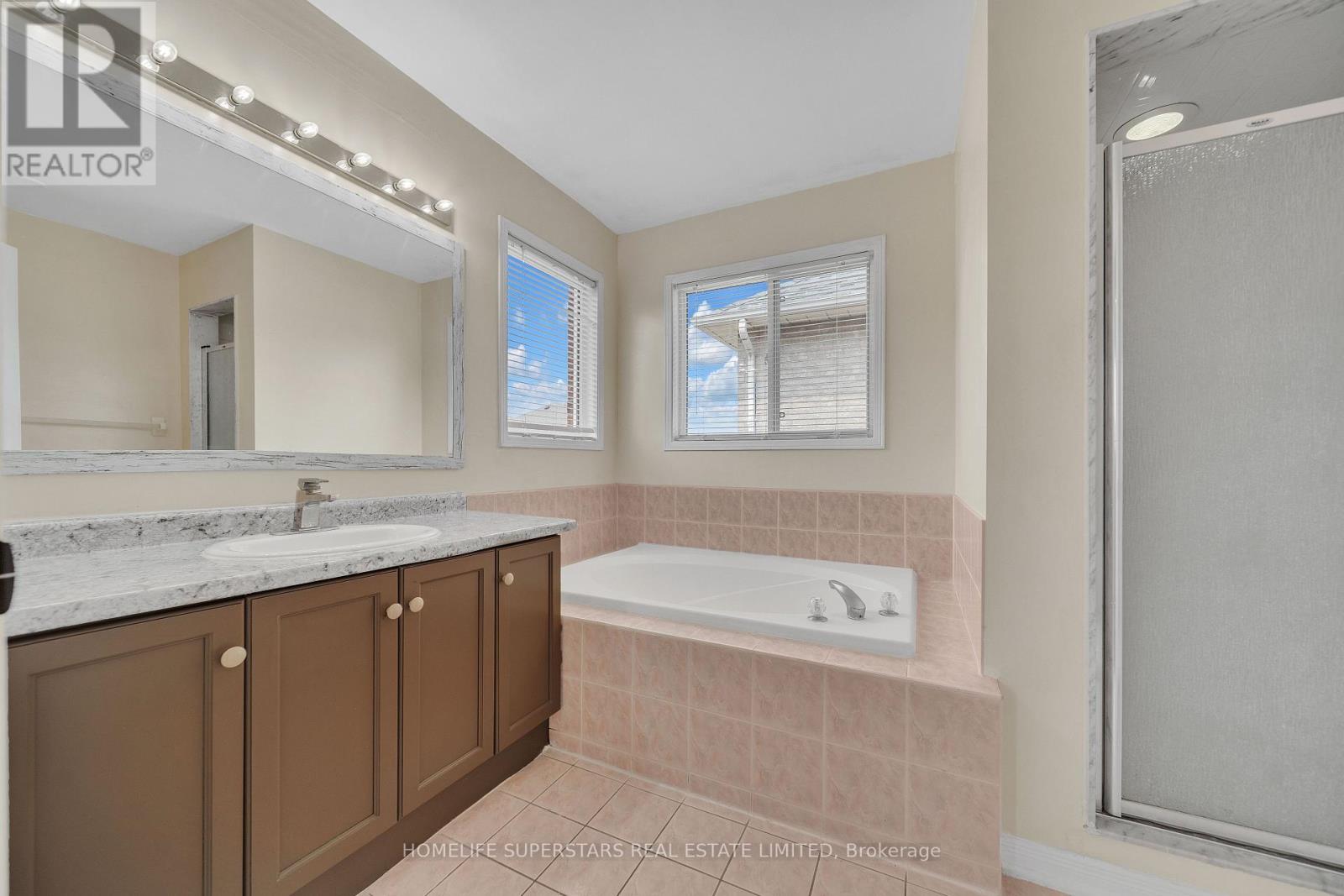 82 Jewel Crescent, Brampton, Ontario  L6R 2P4 - Photo 28 - W12316600