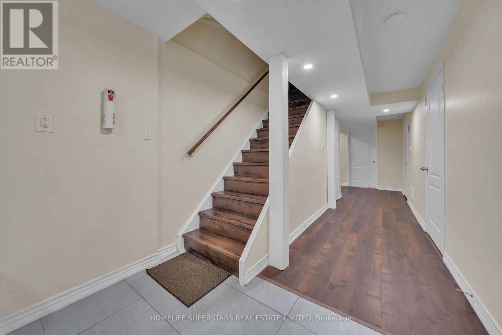 82 Jewel Crescent, Brampton, Ontario  L6R 2P4 - Photo 37 - W12316600