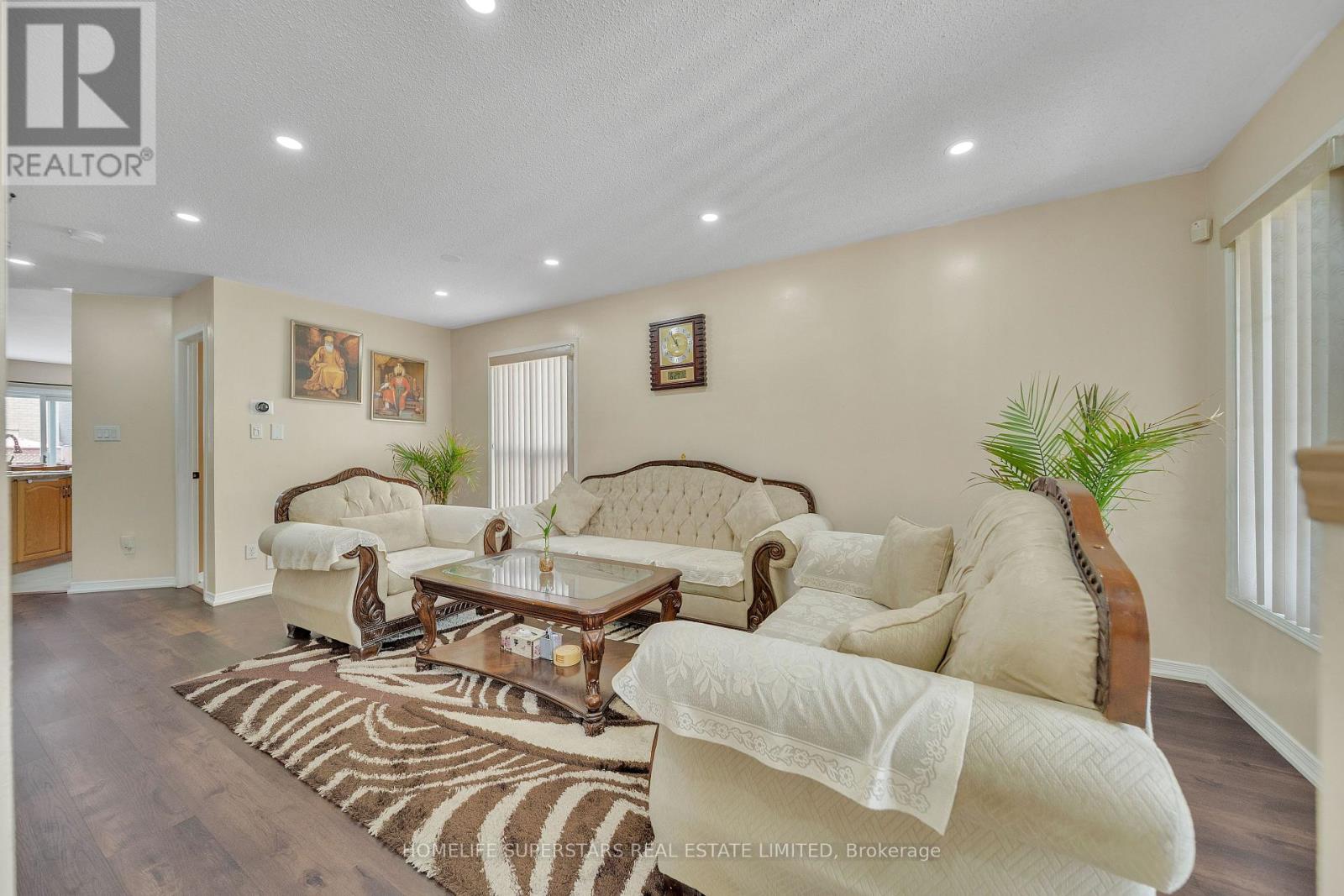 82 Jewel Crescent, Brampton, Ontario  L6R 2P4 - Photo 7 - W12316600