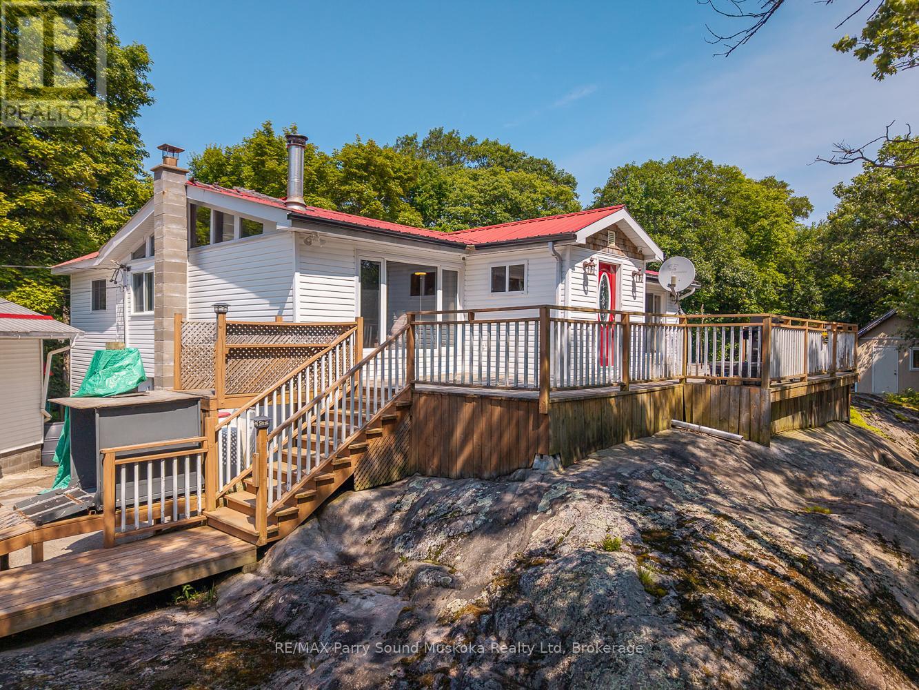 124 PINEWOOD ROAD, McDougall, Ontario