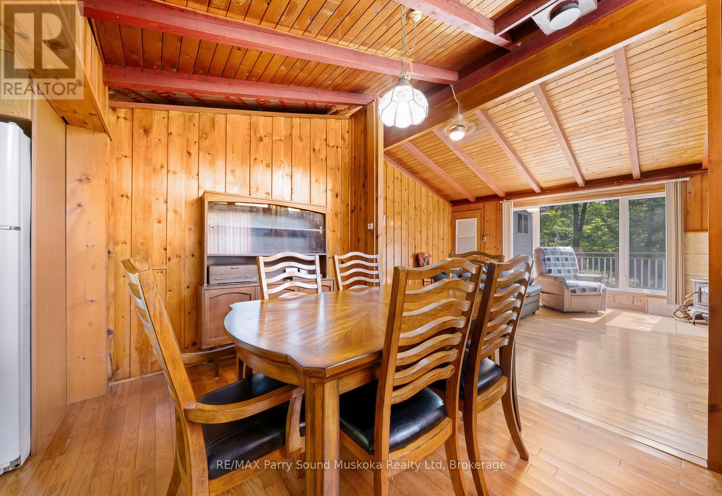 124 Pinewood Road, Mcdougall, Ontario  P2A 2W9 - Photo 17 - X12316640