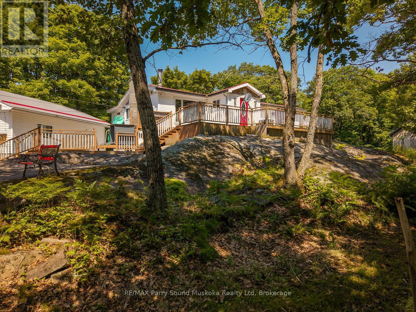 124 Pinewood Road, Mcdougall, Ontario  P2A 2W9 - Photo 43 - X12316640