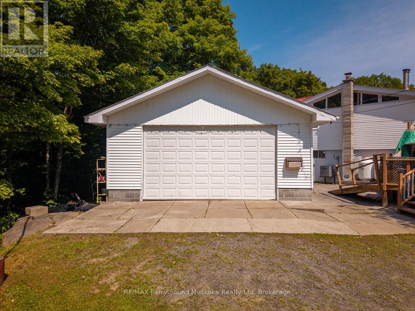 124 Pinewood Road, Mcdougall, Ontario  P2A 2W9 - Photo 45 - X12316640