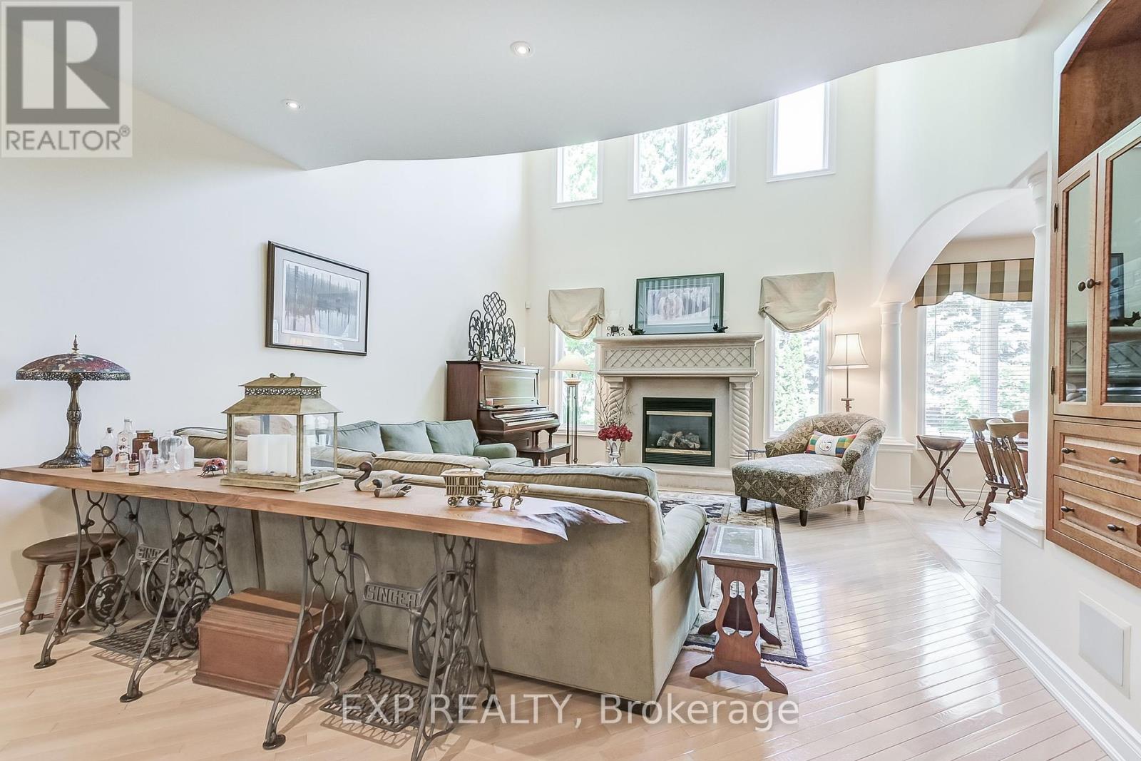 Property at 806 HIDDEN GROVE LANE image 4