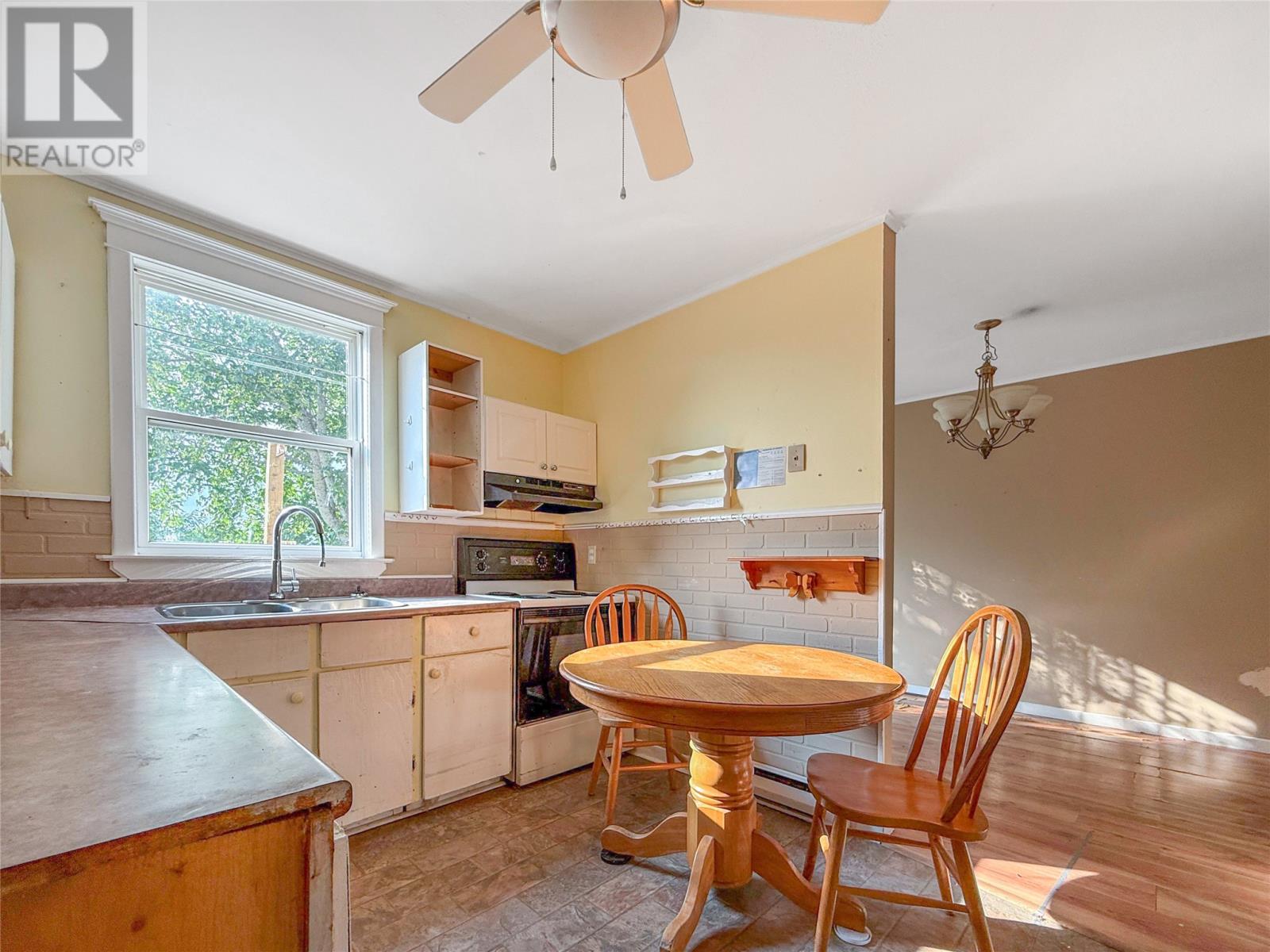 Property at 13 Watson Crescent image 5
