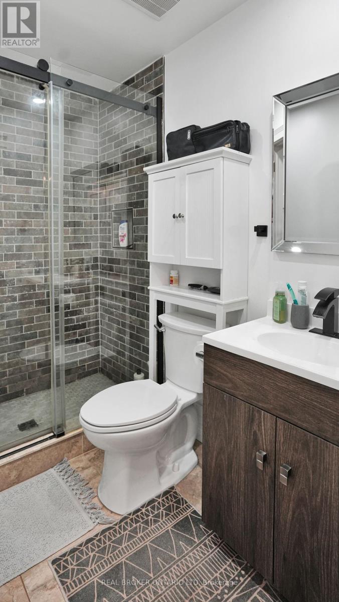 764 Classic Drive, London East, Ontario  N5W 5V2 - Photo 8 - X12316697