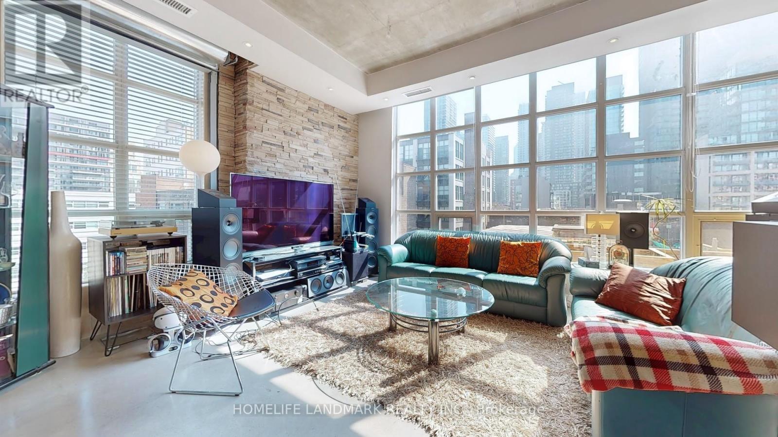 712 - 23 Brant Street, Toronto (Waterfront Communities), Ontario  M5V 2L5 - Photo 7 - C12316698