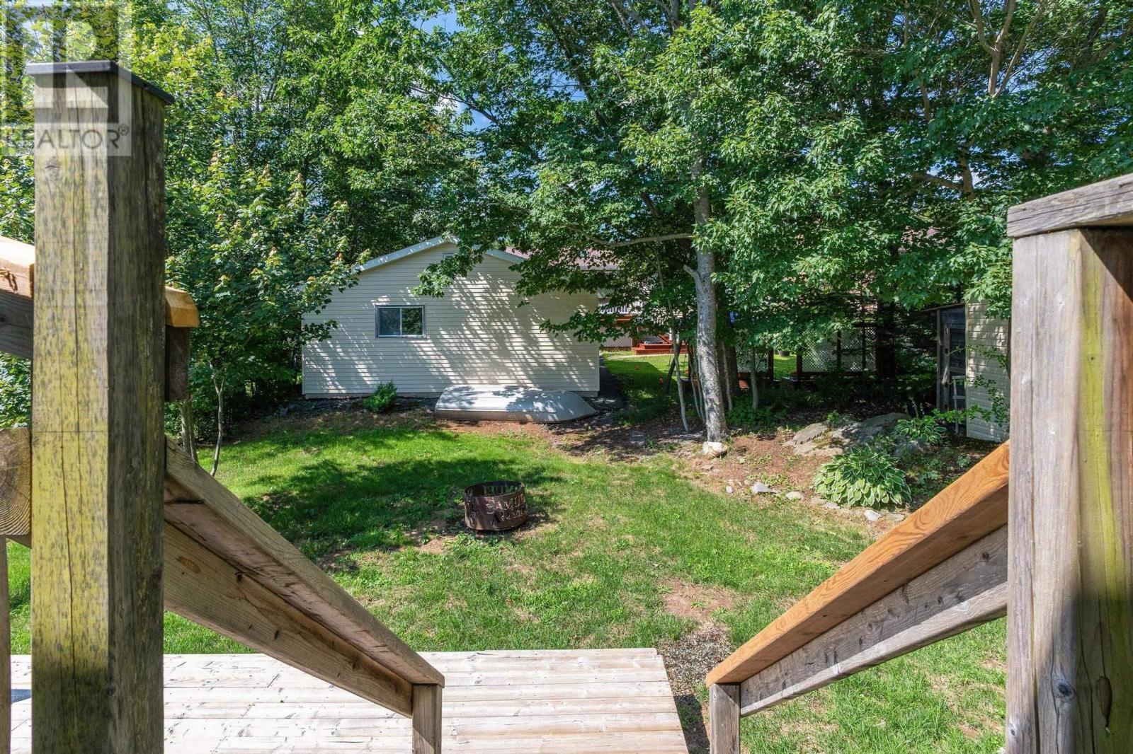 Property at 7 Pulsifer Court image 3