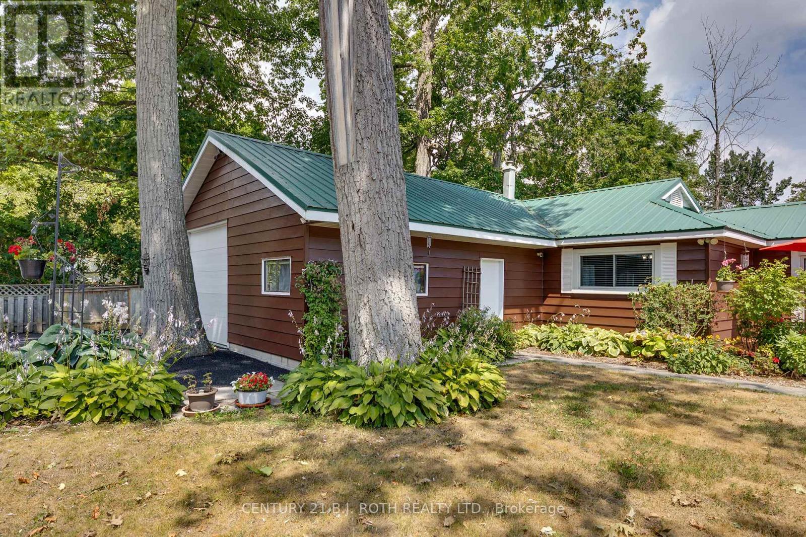3929 Alderly Avenue, Innisfil, Ontario  L9S 2M2 - Photo 3 - N12316656