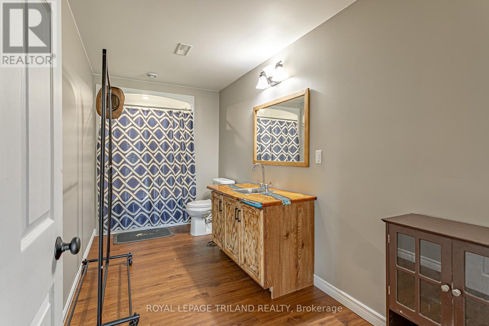 15240 Scott Line, Chatham-Kent, Ontario  N0L 1X0 - Photo 26 - X12316714