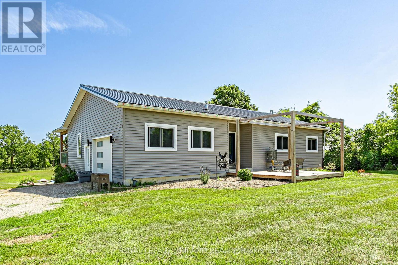15240 Scott Line, Chatham-Kent, Ontario  N0L 1X0 - Photo 3 - X12316714