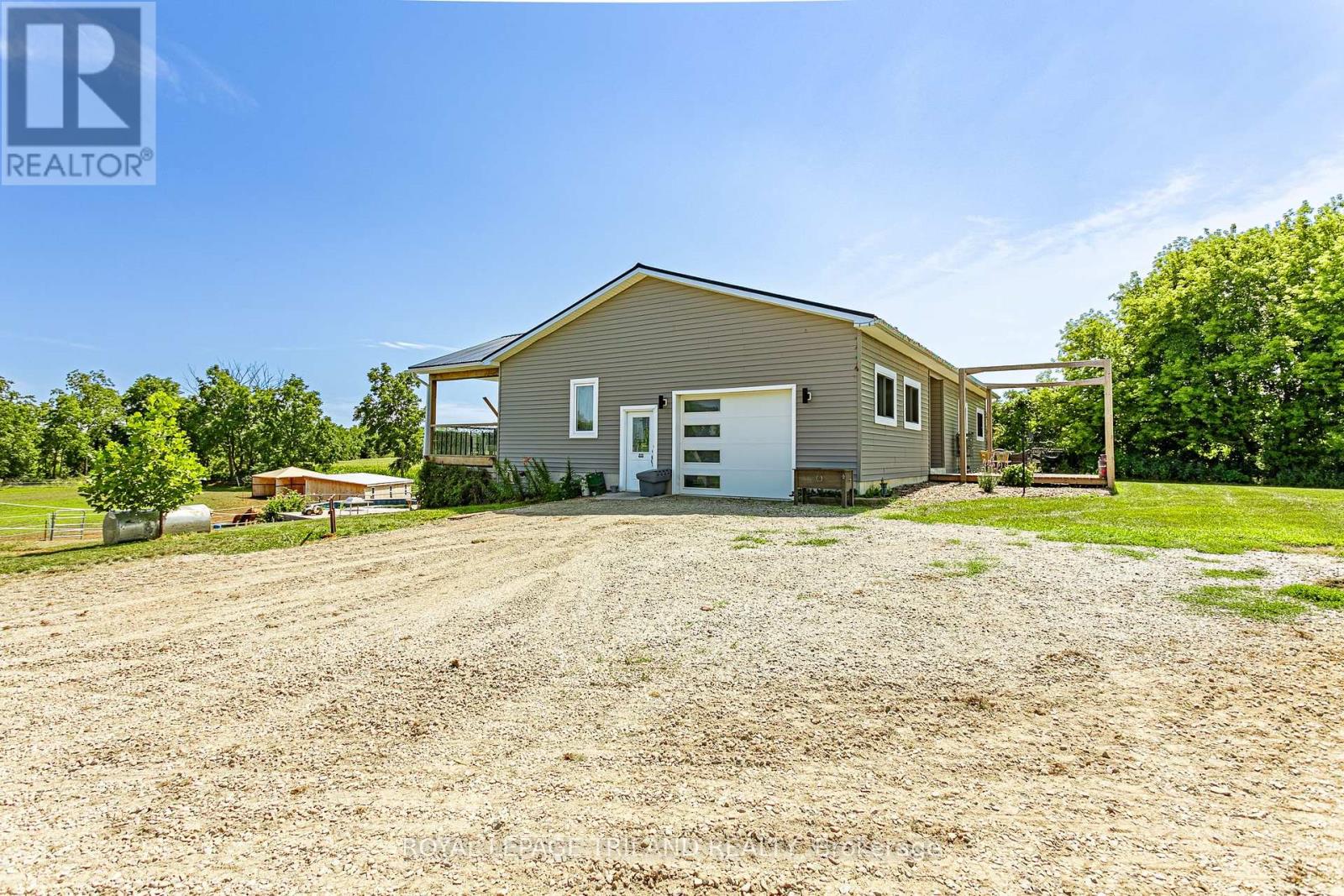 15240 Scott Line, Chatham-Kent, Ontario  N0L 1X0 - Photo 4 - X12316714