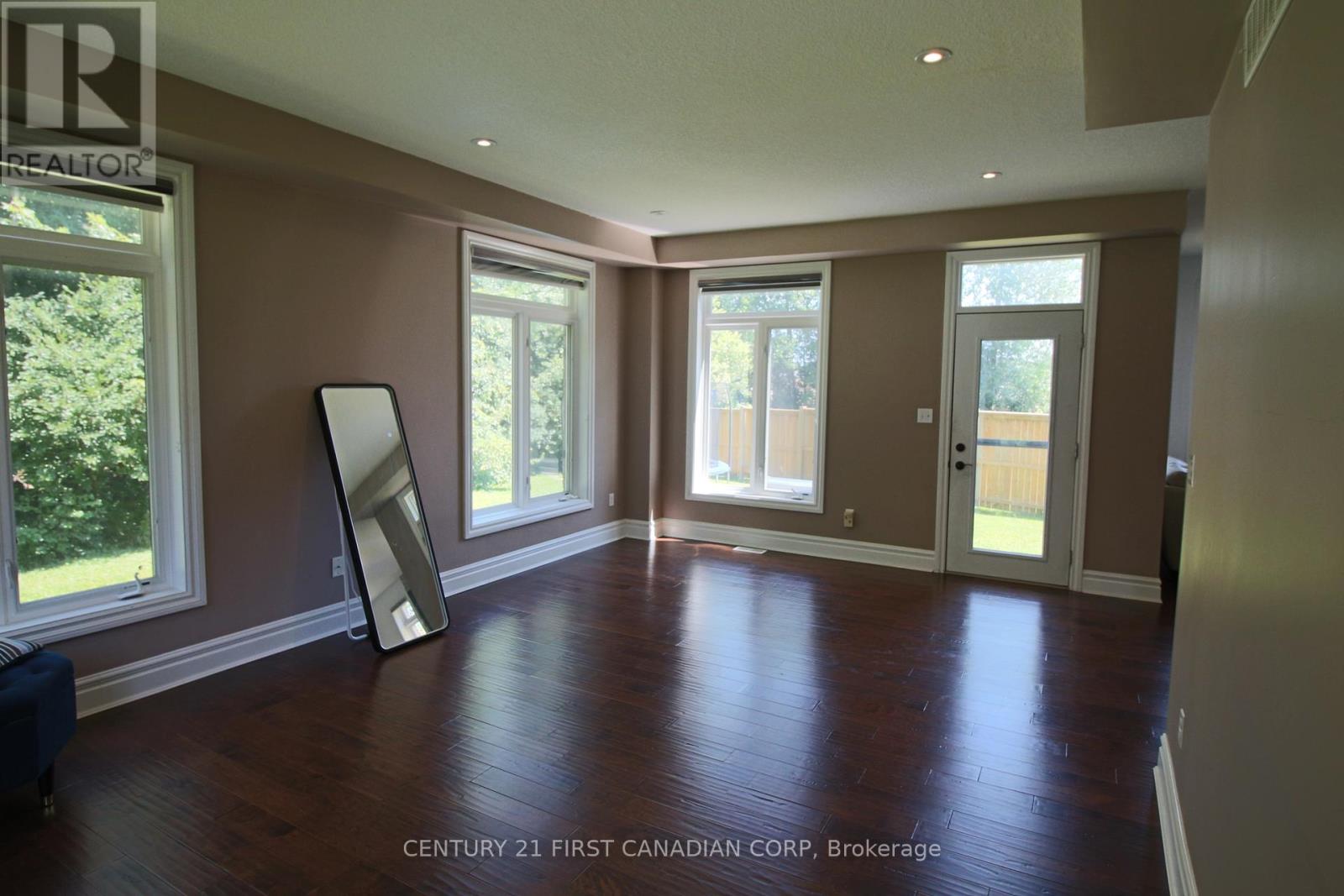 1052 Loft Court, London North, Ontario  N6G 0J9 - Photo 10 - X12316720