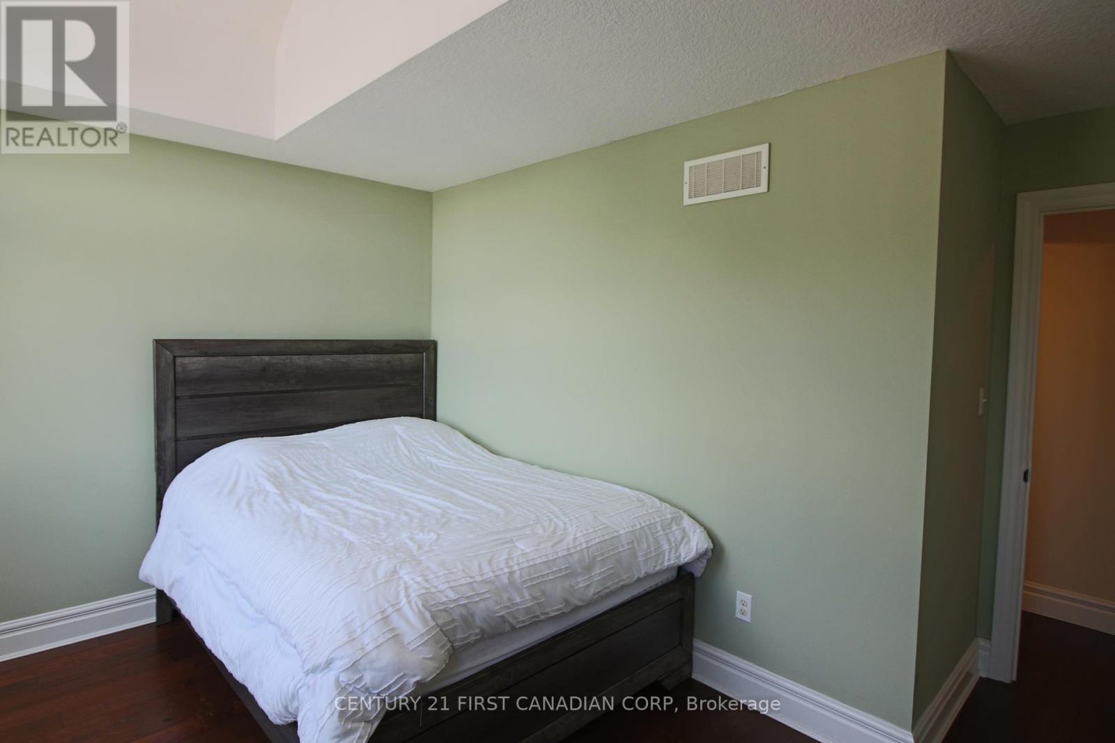 1052 Loft Court, London North, Ontario  N6G 0J9 - Photo 15 - X12316720