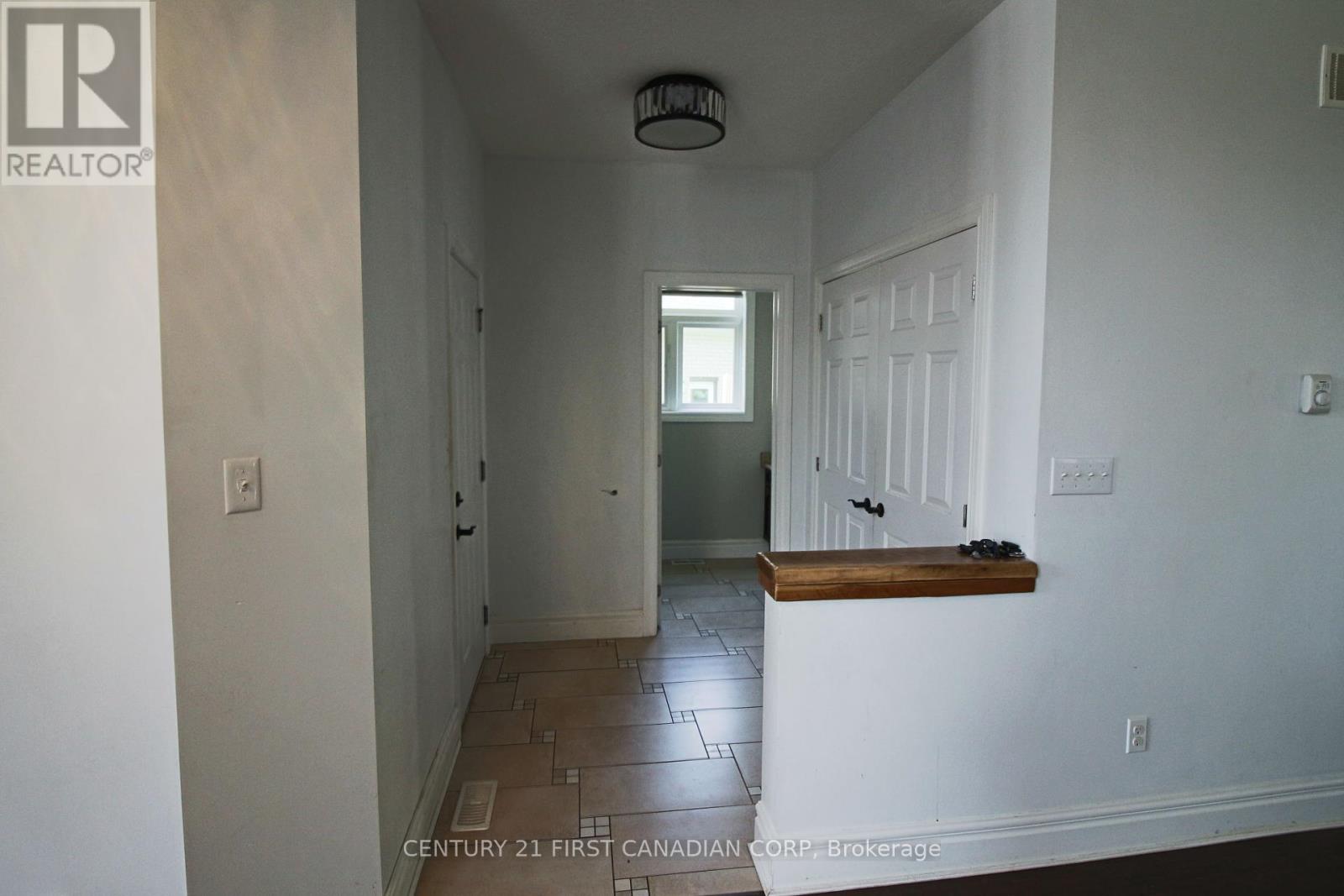 1052 Loft Court, London North, Ontario  N6G 0J9 - Photo 5 - X12316720