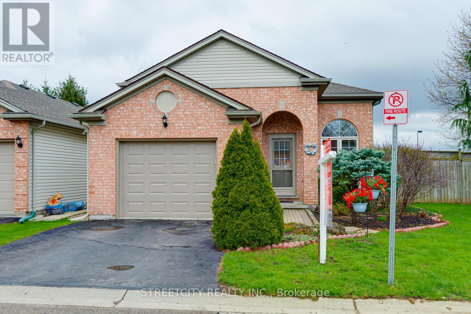 14 - 145 North Centre Road, London North, Ontario  N5X 4C7 - Photo 2 - X12316738