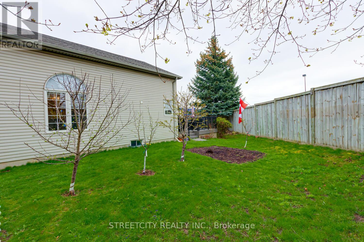 14 - 145 North Centre Road, London North, Ontario  N5X 4C7 - Photo 40 - X12316738