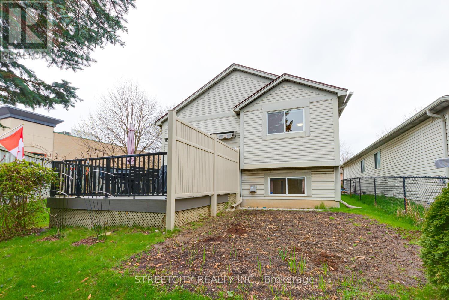14 - 145 North Centre Road, London North, Ontario  N5X 4C7 - Photo 47 - X12316738