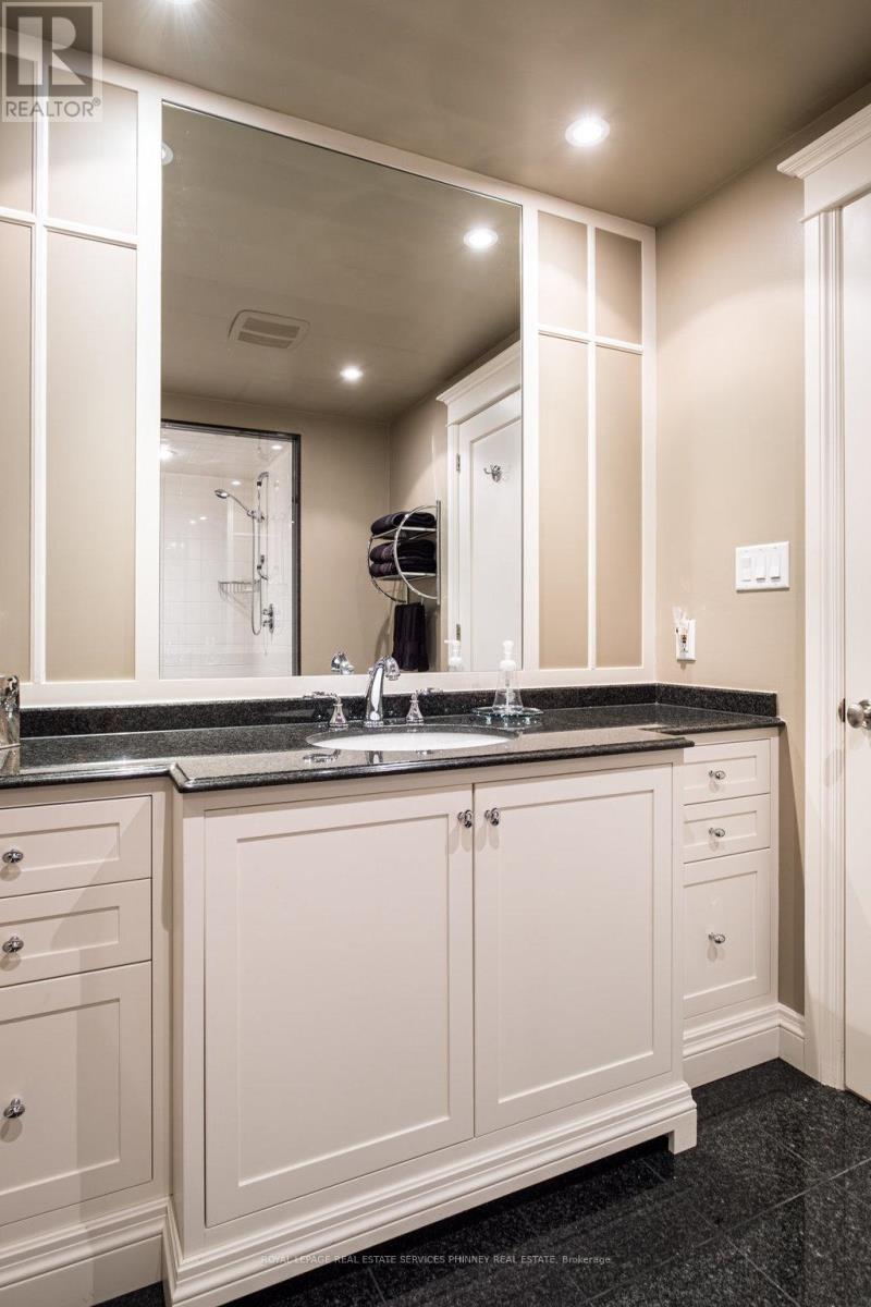 6 Ennisclare Drive W, Oakville, Ontario  L6J 4N2 - Photo 39 - W12300774