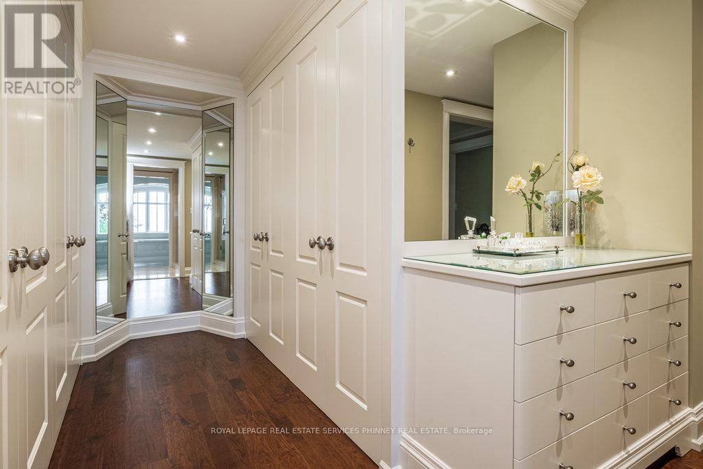 6 Ennisclare Drive W, Oakville, Ontario  L6J 4N2 - Photo 27 - W12300774