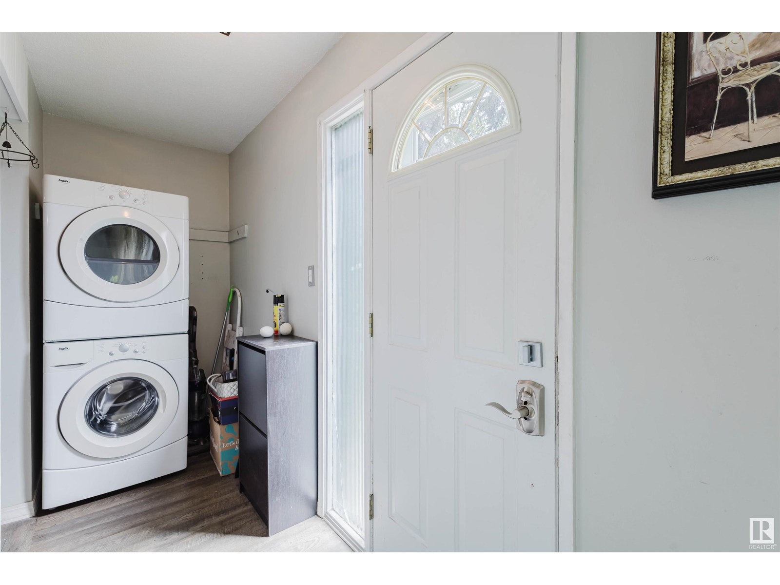 Property at 11452 39 AV NW image 2