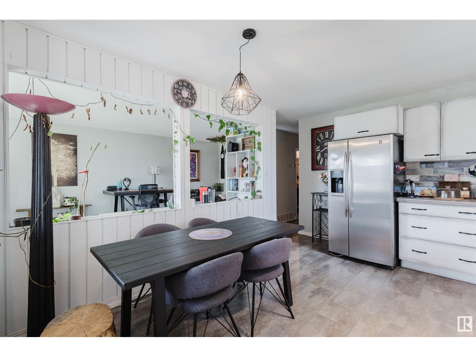 Property at 11452 39 AV NW image 4