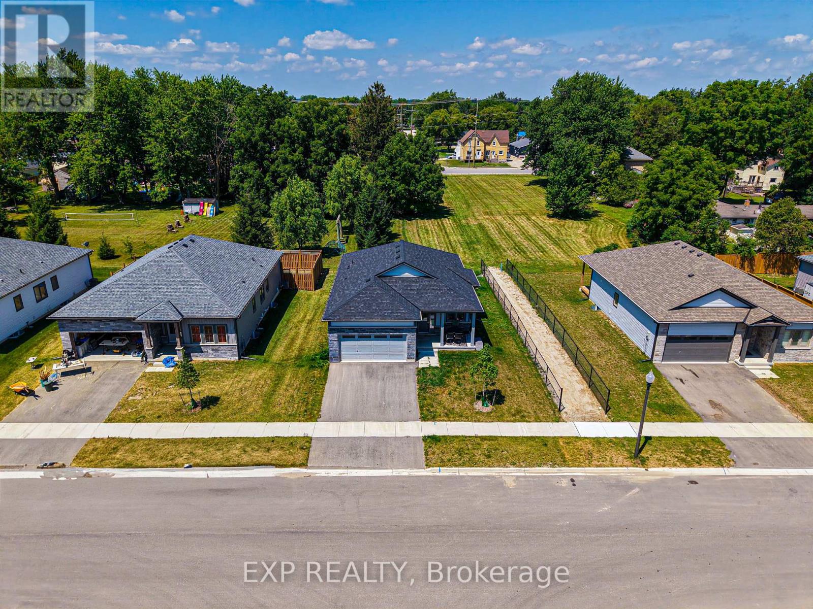 142 Ellen Street, North Perth, Ontario  N0G 1B0 - Photo 2 - X12316662