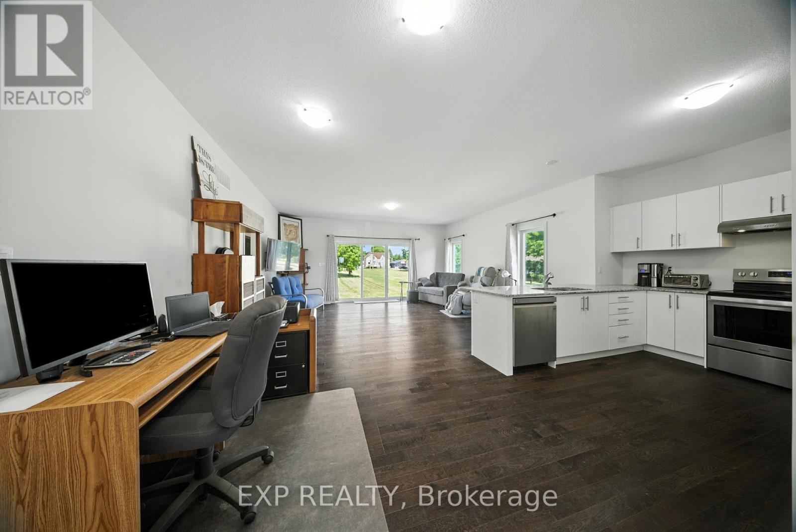 142 Ellen Street, North Perth, Ontario  N0G 1B0 - Photo 6 - X12316662