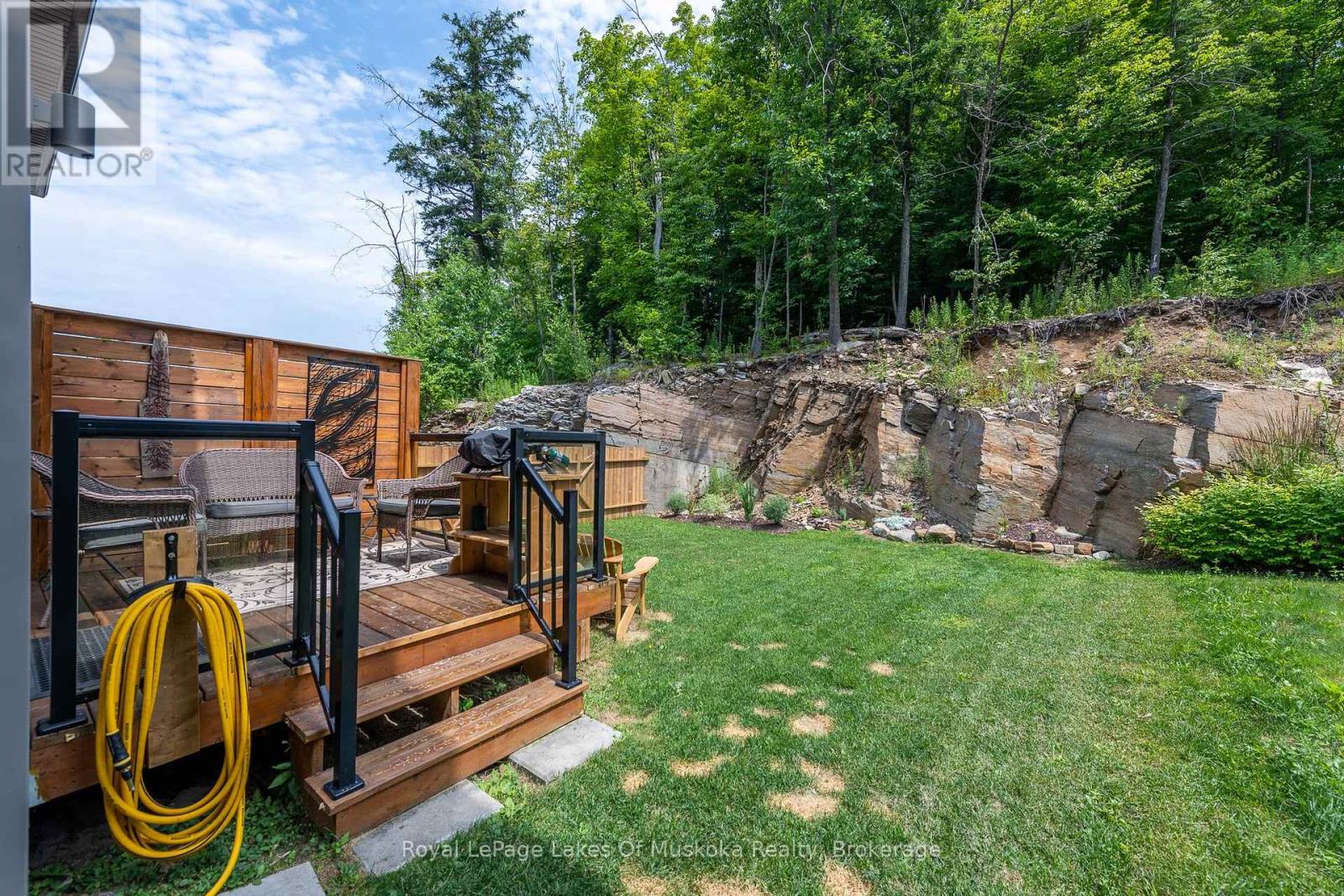 8 - 17 Cascade Lane, Huntsville, Ontario  P1H 1Y3 - Photo 23 - X12316706