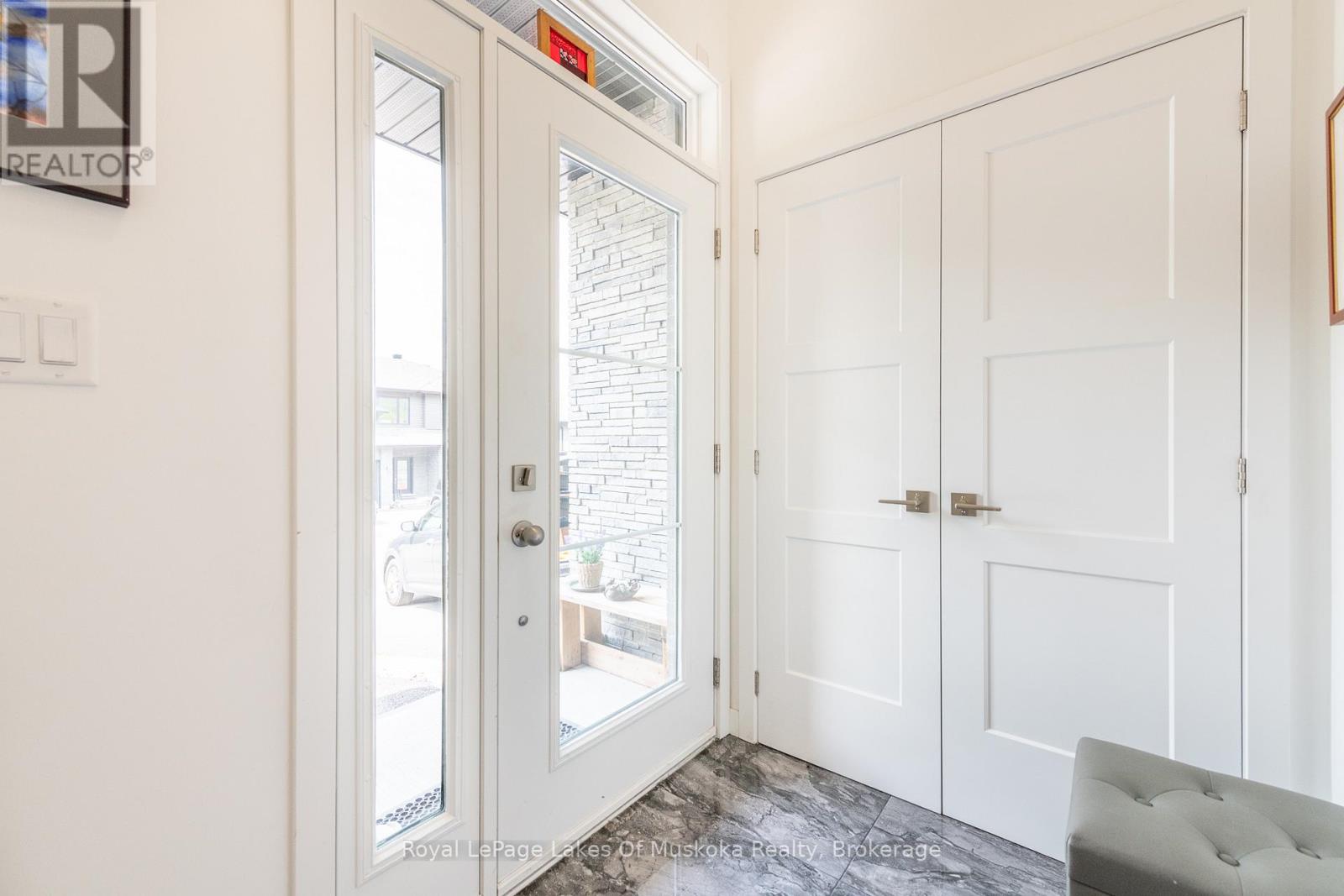 8 - 17 Cascade Lane, Huntsville, Ontario  P1H 1Y3 - Photo 3 - X12316706
