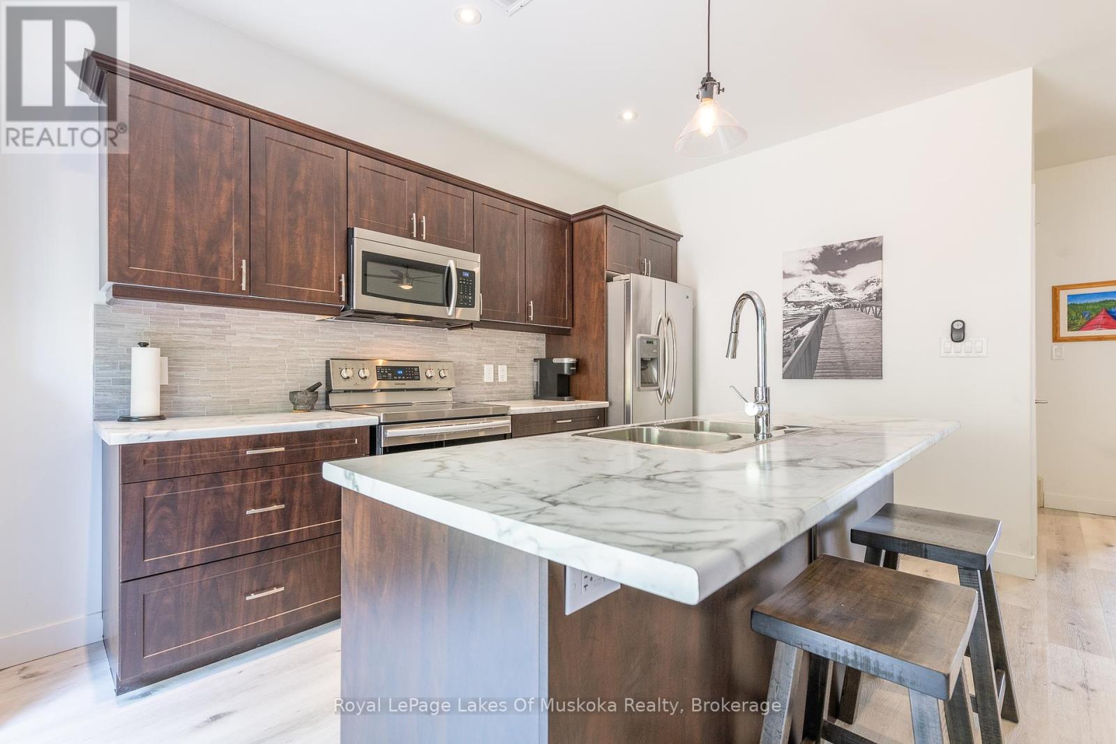 8 - 17 Cascade Lane, Huntsville, Ontario  P1H 1Y3 - Photo 9 - X12316706