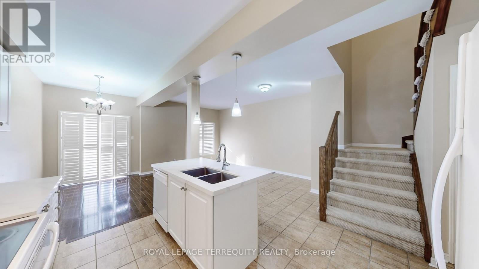Unknown Address, ,     - Photo 8 - W12298101