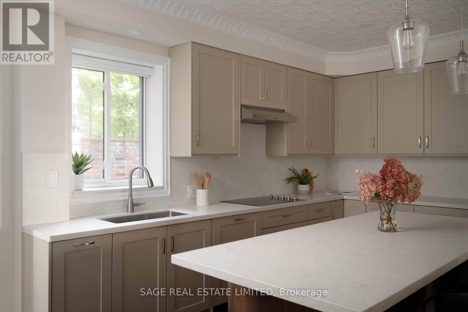 14 Halton Street, Toronto (Trinity-Bellwoods), Ontario  M6J 1R3 - Photo 18 - C12276303
