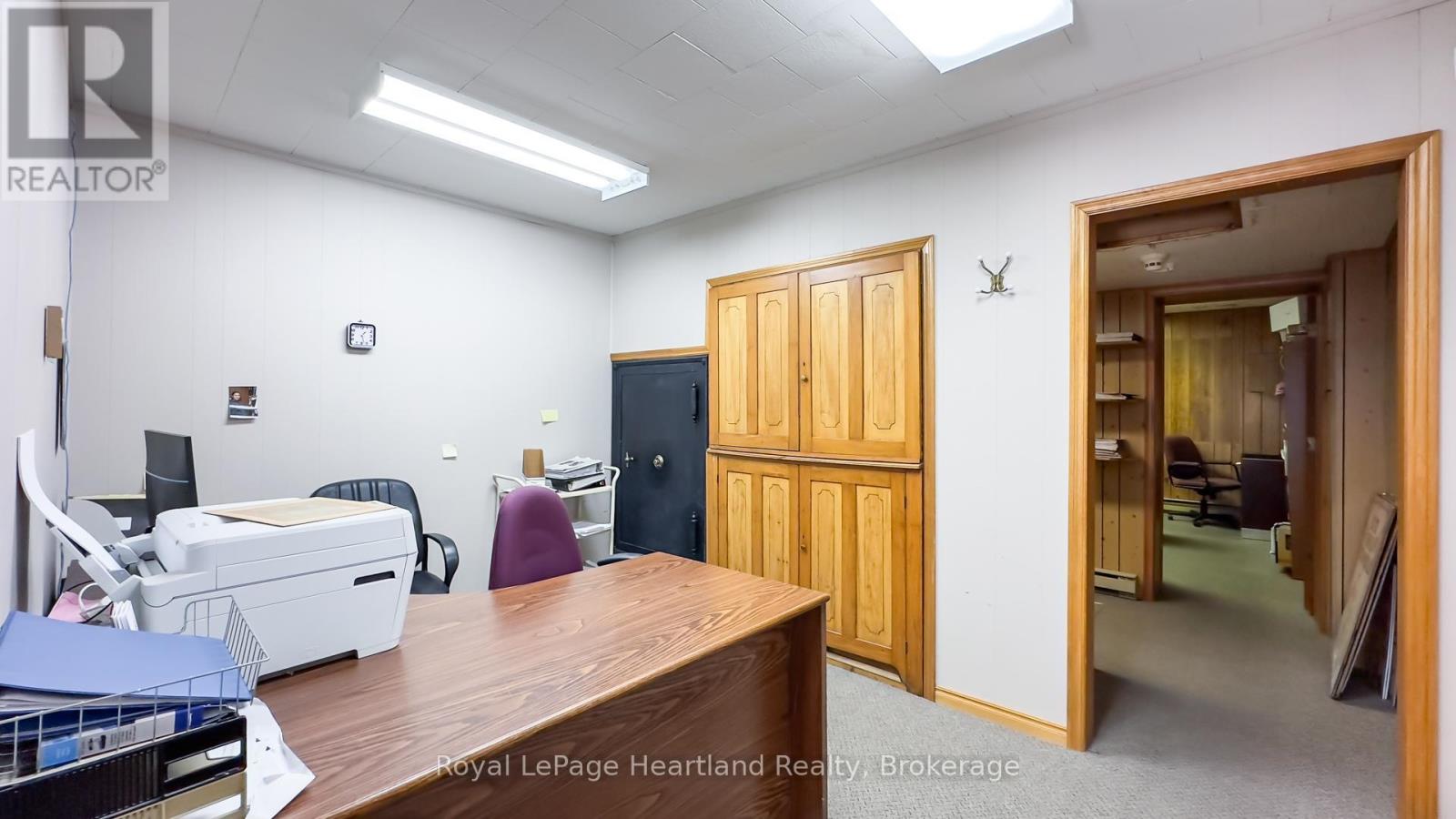 405 Queen St, North Huron, Ontario  N0M 1H0 - Photo 21 - X12279858