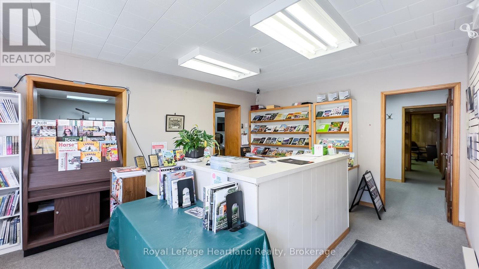 405 Queen St, North Huron, Ontario  N0M 1H0 - Photo 17 - X12279858