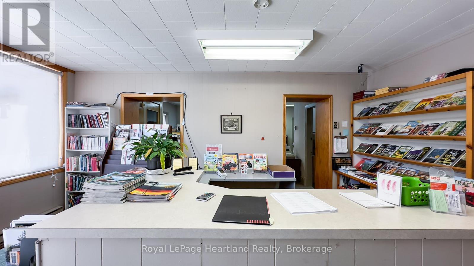 405 Queen St, North Huron, Ontario  N0M 1H0 - Photo 18 - X12279858