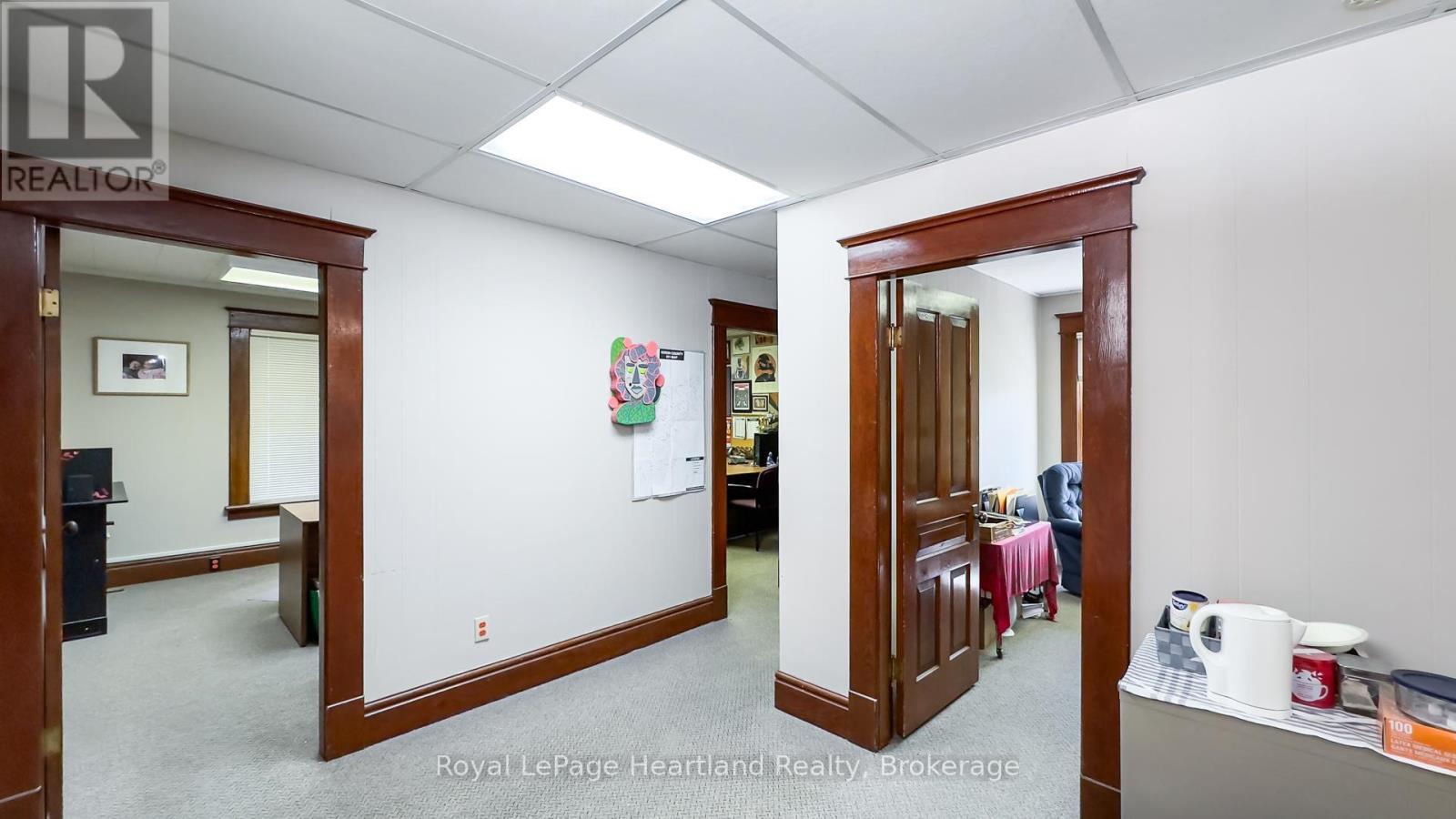405 Queen St, North Huron, Ontario  N0M 1H0 - Photo 5 - X12279858