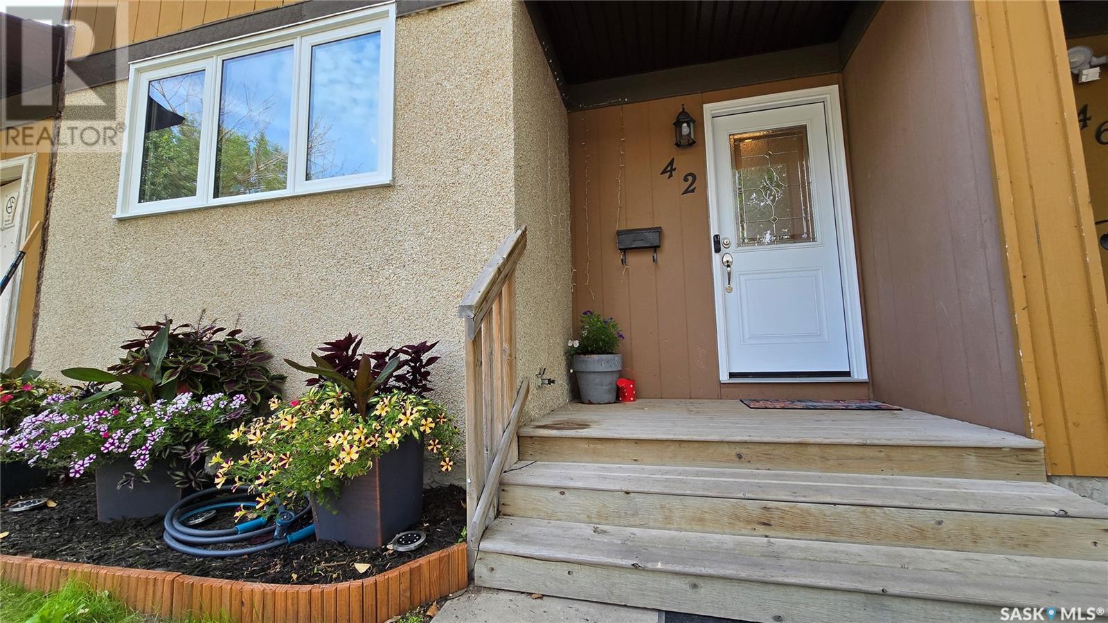 Property at 42 Mackenzie MEWS image 4