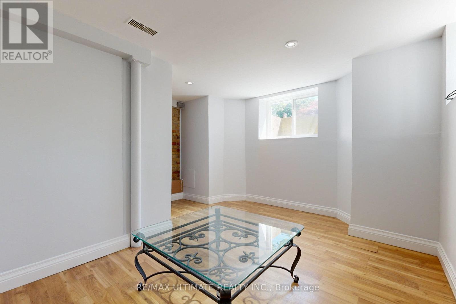 Apt 5 - 470 Oriole Parkway, Toronto, Ontario  M5P 2H8 - Photo 4 - C12316717