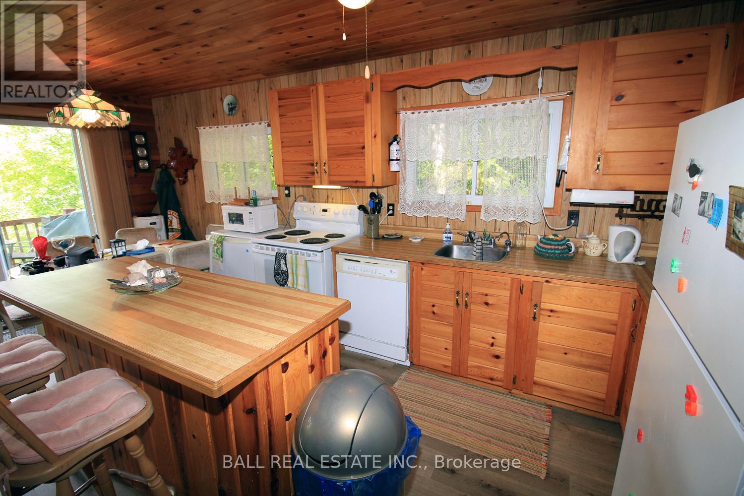 277 W Diamond Lake Road, Hastings Highlands, Ontario  K0L 2A0 - Photo 18 - X12316871