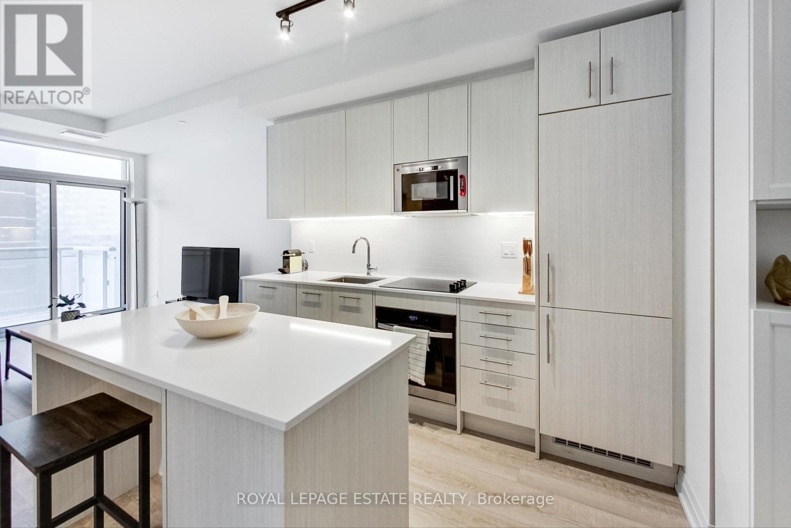 808 - 286 Main Street, Toronto, Ontario  M4C 4X5 - Photo 2 - E12316715