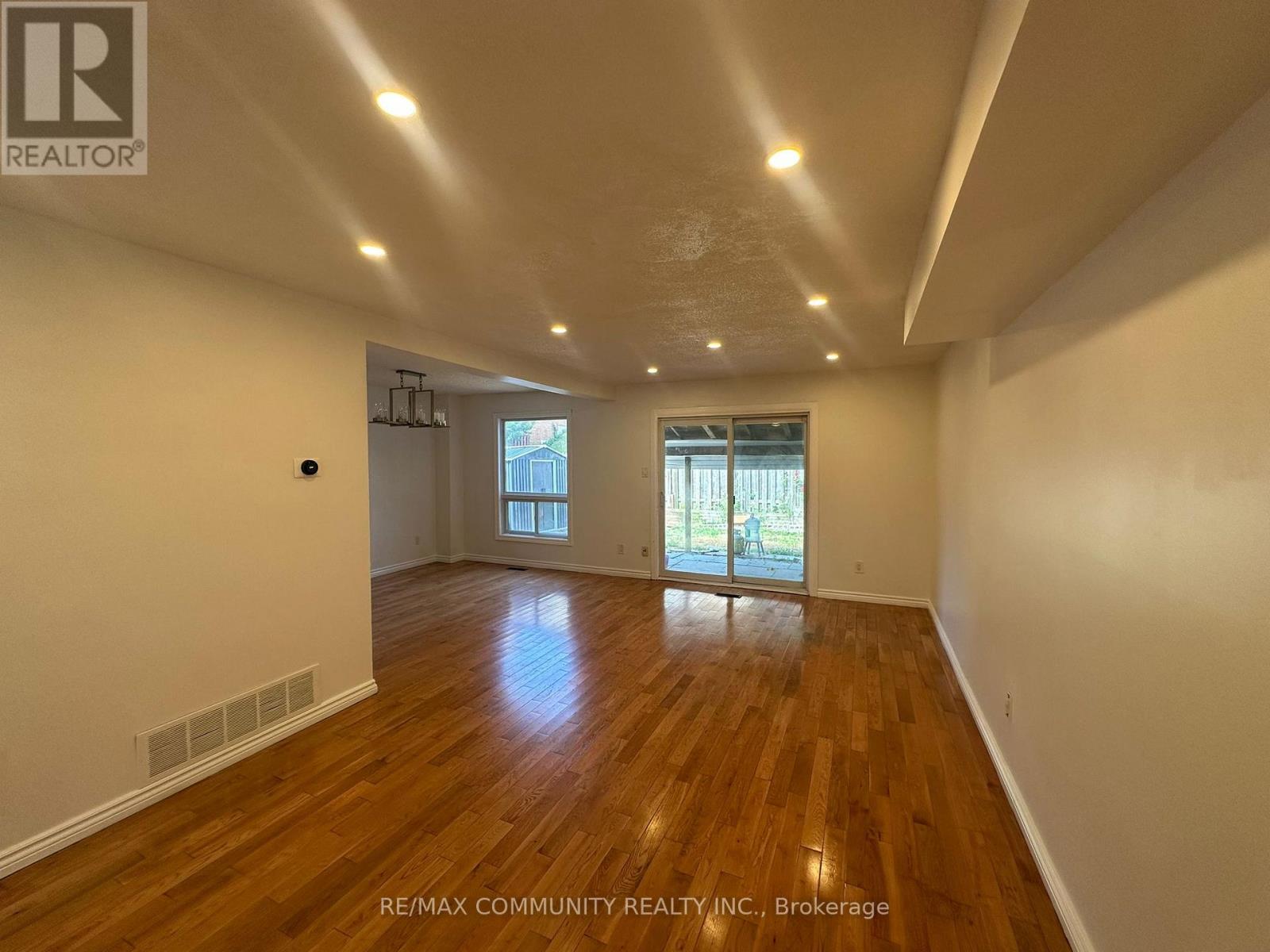 62 Montezuma Trail, Toronto, Ontario  M1V 1H8 - Photo 2 - E12316723