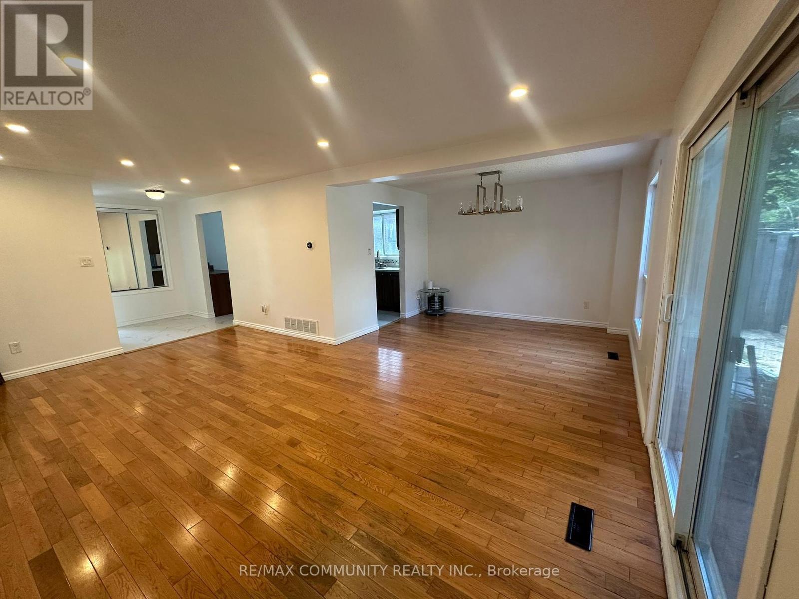 62 Montezuma Trail, Toronto, Ontario  M1V 1H8 - Photo 3 - E12316723