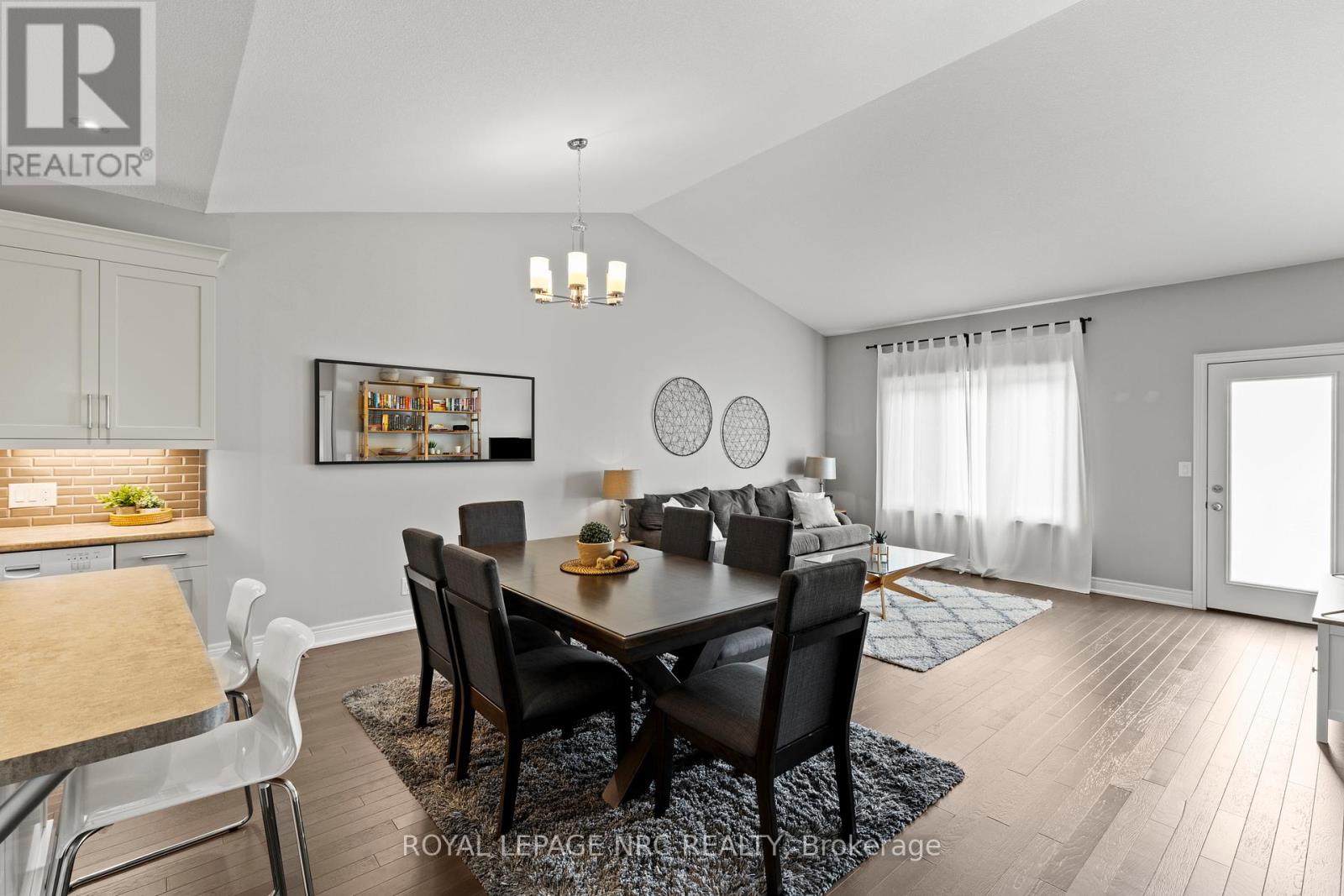 30 Blossom Common, St. Catharines, Ontario  L2M 0B3 - Photo 10 - X12316793