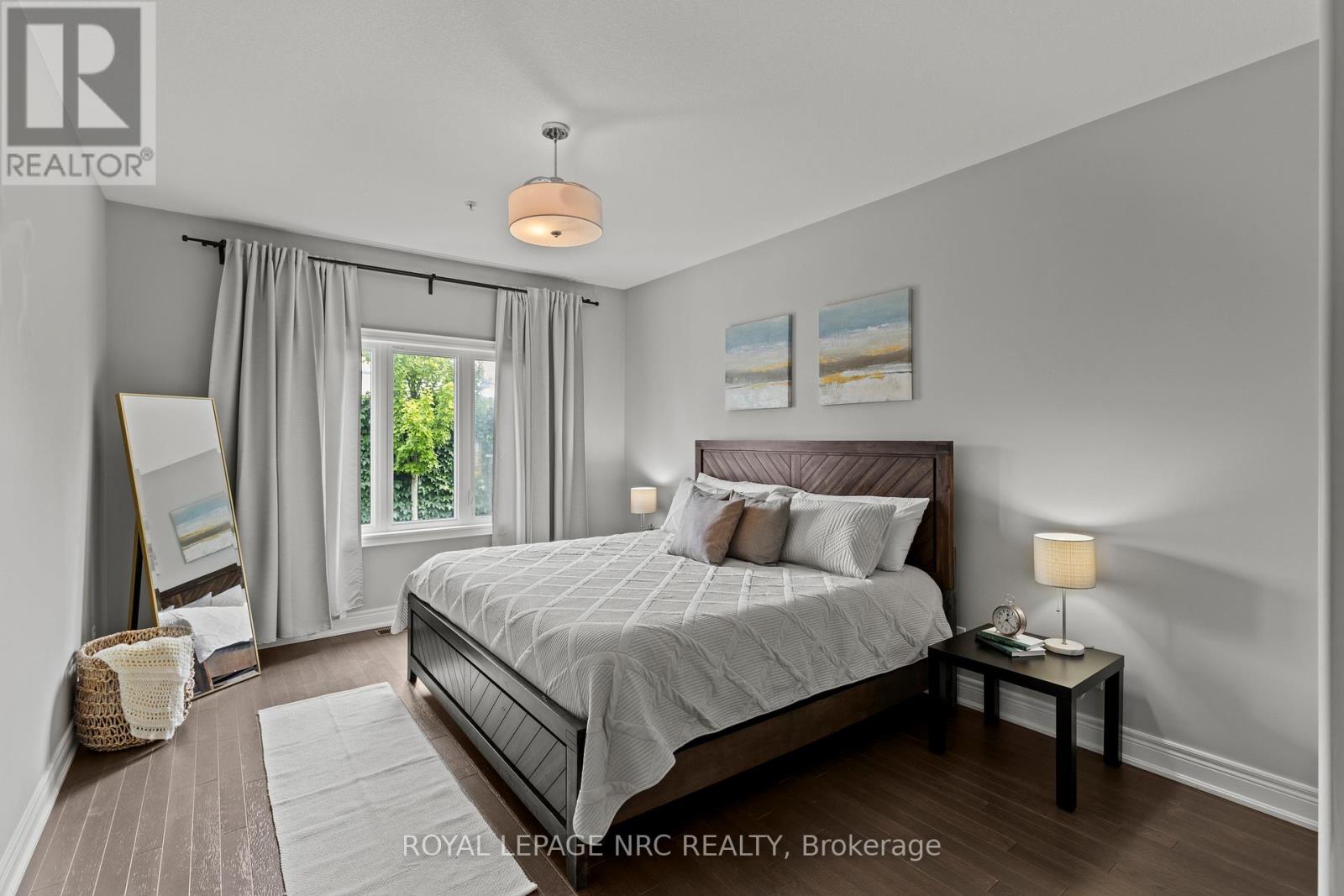 30 Blossom Common, St. Catharines, Ontario  L2M 0B3 - Photo 14 - X12316793