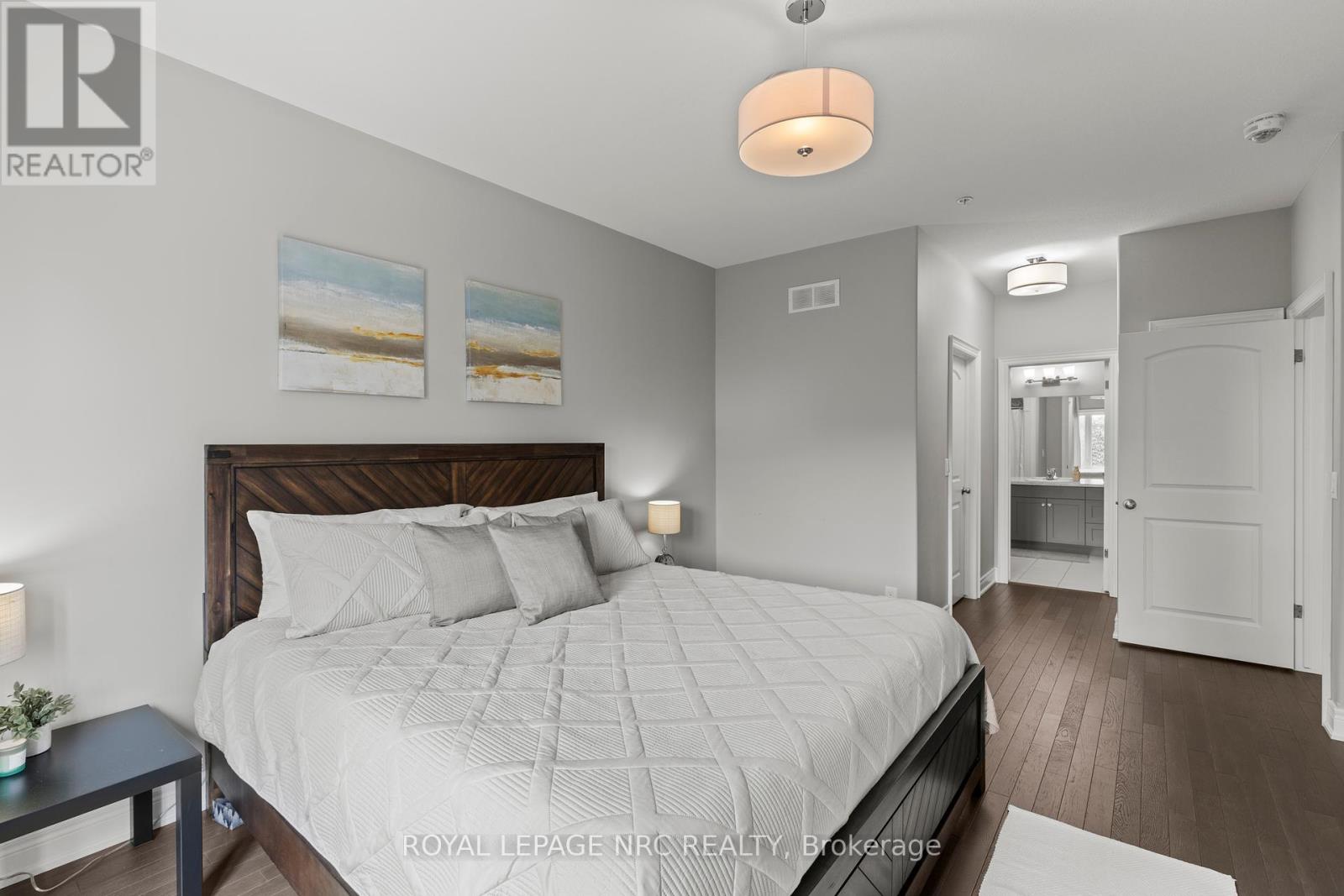 30 Blossom Common, St. Catharines, Ontario  L2M 0B3 - Photo 15 - X12316793